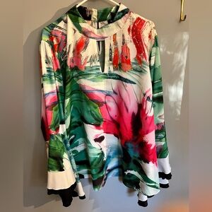 Ashley Stewart dramatic bell sleeve top Plus 18/20 Whimsical goddess Abstract